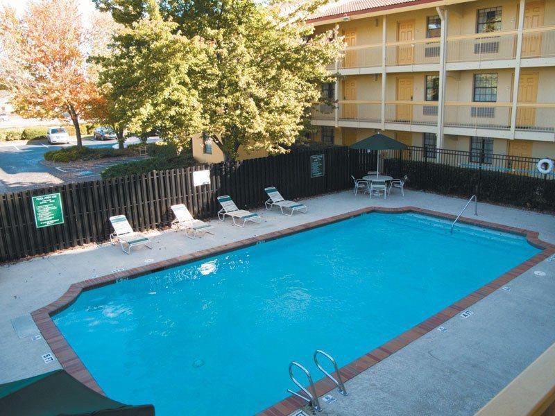 Budget Inn & Suite Atlanta Marietta Stadium Exterior photo